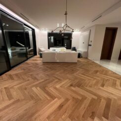 Roble Europeo Prefinished - || - Herringbone ( Espina De Pescado ) - || -  Natural - || - 14 X 90 X 600 mm
