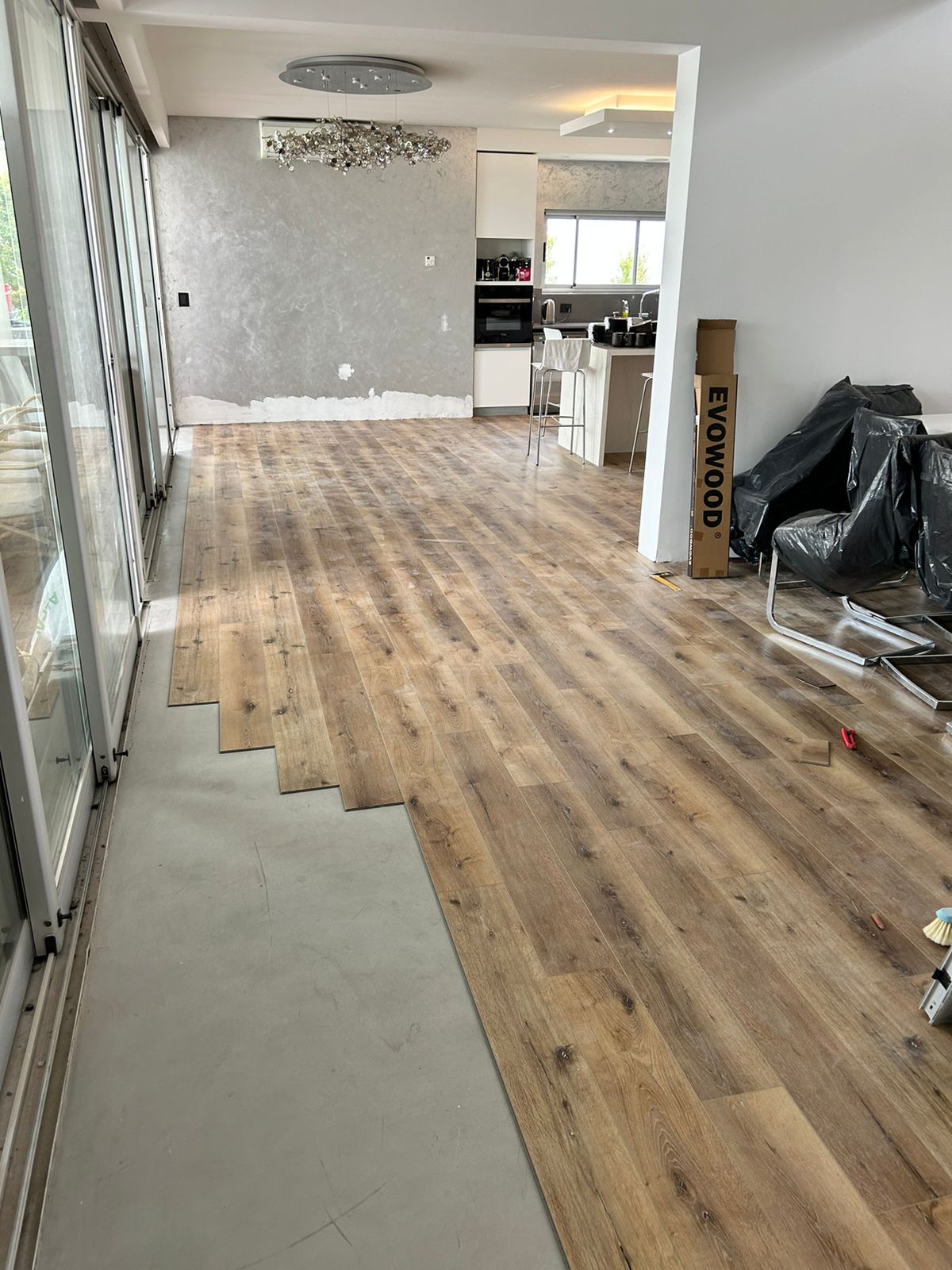 Brown Oak Piso Vinílico de SPC con Manta Acústica Incorporada - Imagen 2