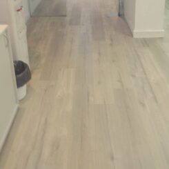 Trend Oak Piso Vinílico de SPC con Manta Acústica Incorporada