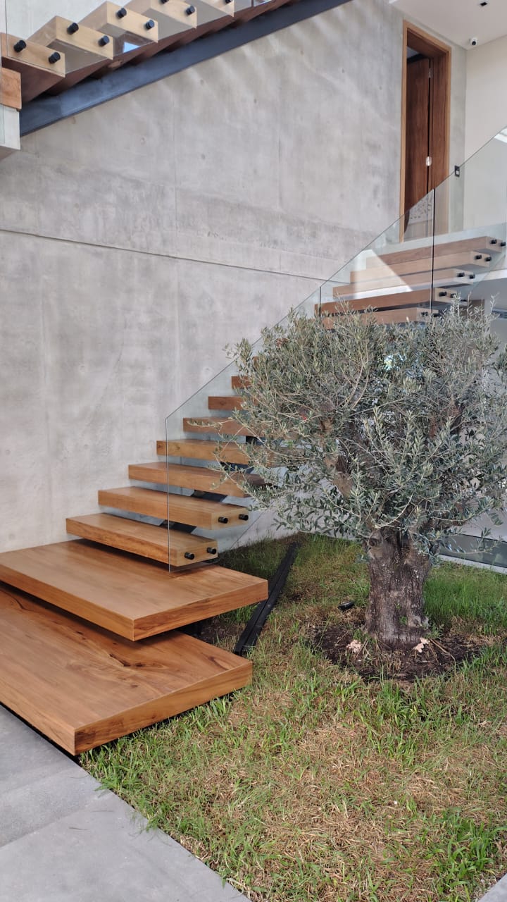 Escalera de Madera Maciza - Incienso Pardo - Imagen 2